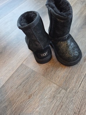 UGG Girls Classic Short II Black Glitter Boots 1002806 Size 5