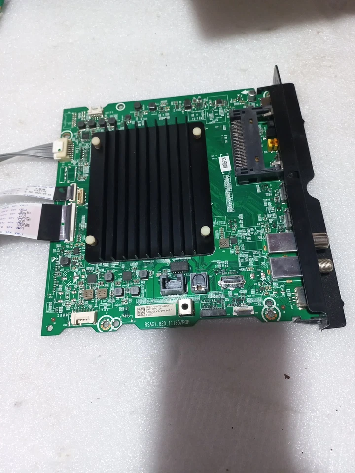 Carte Mère HISENSE RSAG7.820.11185/ROH - Photo 1/4