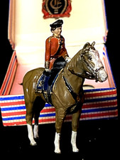 BRITIANS - QUEEN ELIZABETH II , BOXED , EXCELLENT CONDITION