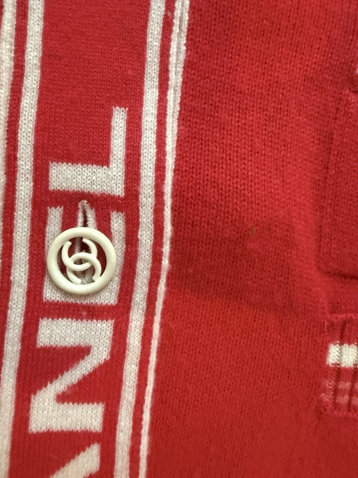 Chanel 2019 Suéter Largo Cachemira Rosa Botones Chanel Talla FR 36 EE. UU. 2/4 Foto 4 de 4