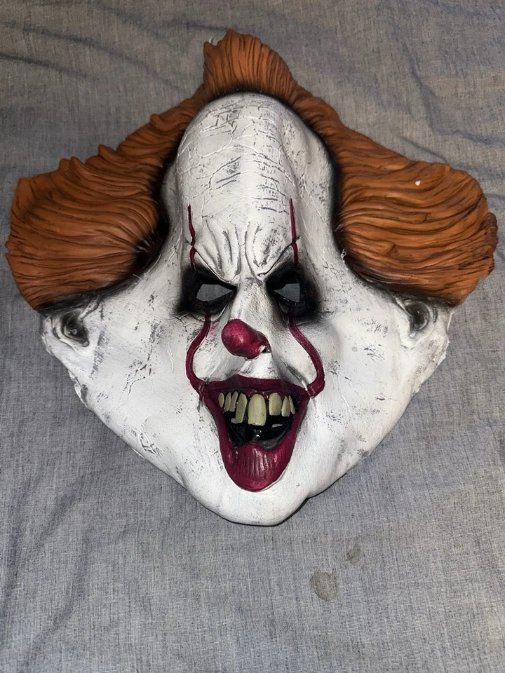 Rubies Pennywise Clown Half Mask  and neck ruffle Adult IT! Halloween  - Image 2 of 4