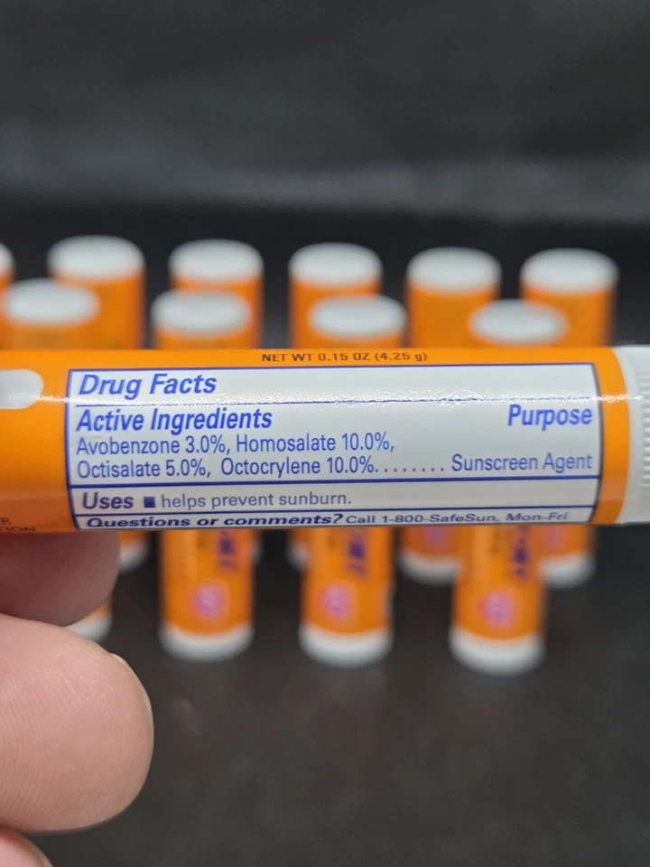 Lote de 11 Bálsamo Labial Protector Solar Ultra Deportivo Banana Boat FPS 50 Foto 3 de 4