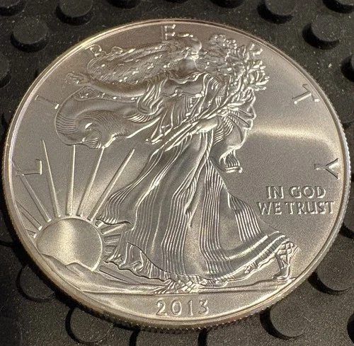 2013 American Silver Eagle 1 Troy Oz Fine Silver Beautiful .999 Fine Silver Coin