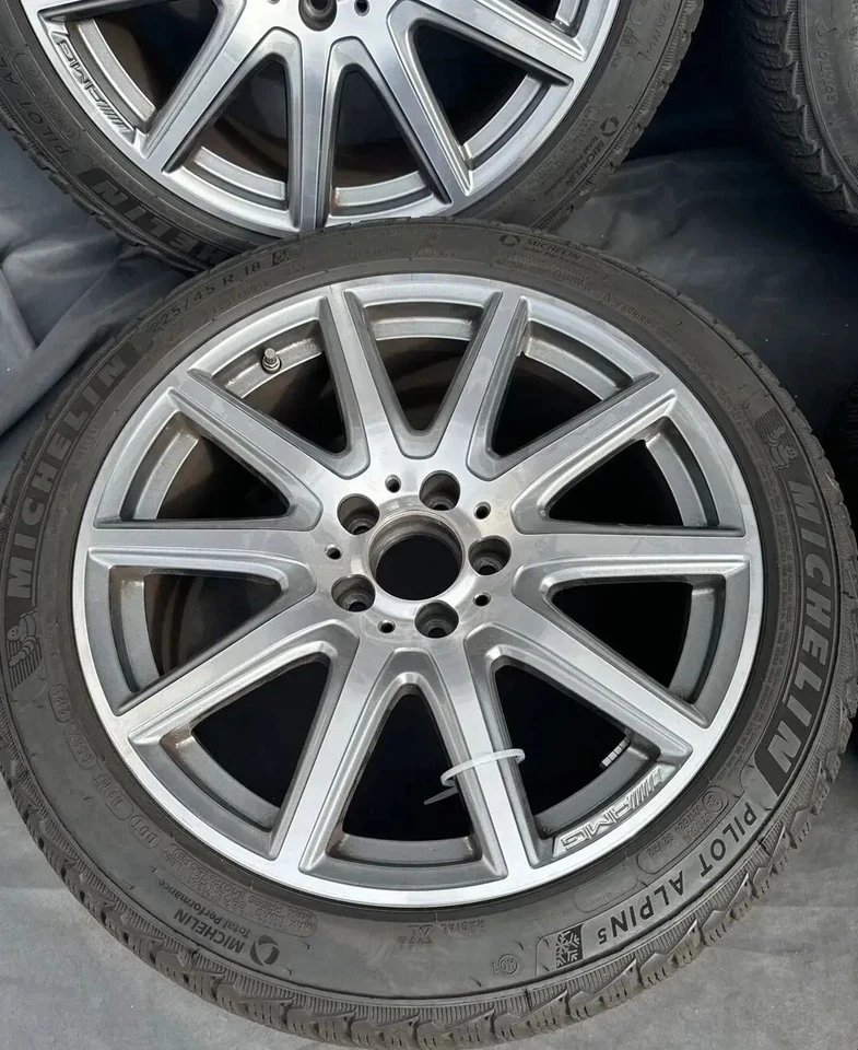 Original Mercedes AMG 18 Zoll für A- B- CLA- Klasse W177 C118 X118 A1774013900 - Bild 4 von 4