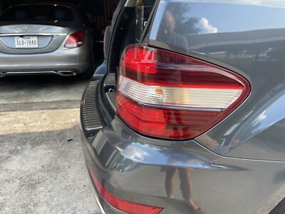 2006-2011 Mercedes-Benz ML350 Tail Light Right Passanger Side Original like new