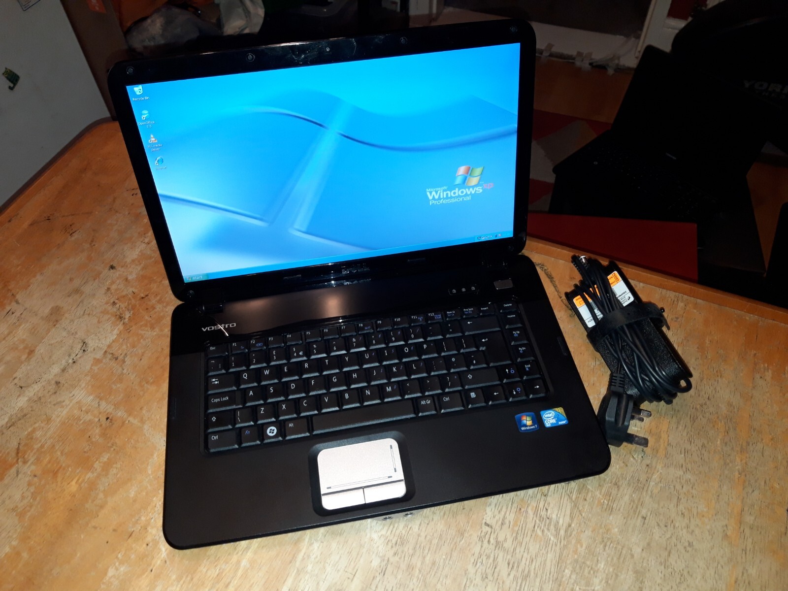 SEHR SCHNELLER Dell Windows XP Laptop–15,4″ + 250 GB HD + 3 GB RAM (82)