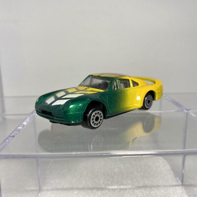Zee Toys D95 Porsche 959 1:64 Scale Diecast Diorama Model Car