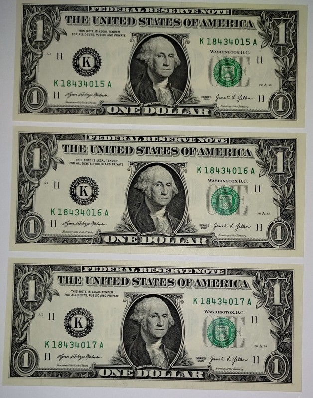 Lot Of Three Uncirculated 2021 One Dollar Bills , Consecutive Serial Numbers