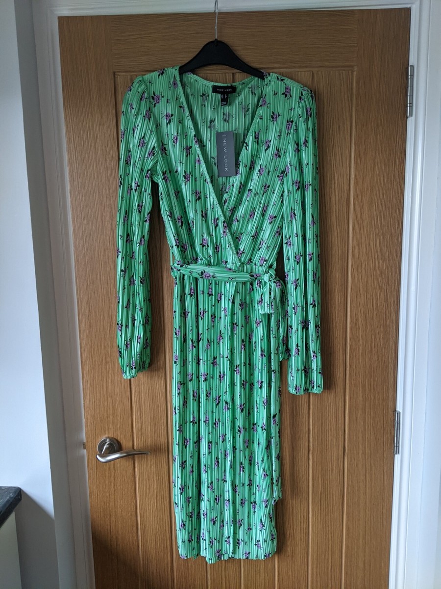 Women's New Look Fixed Wrap Green Dress with long sleeves Tie belt