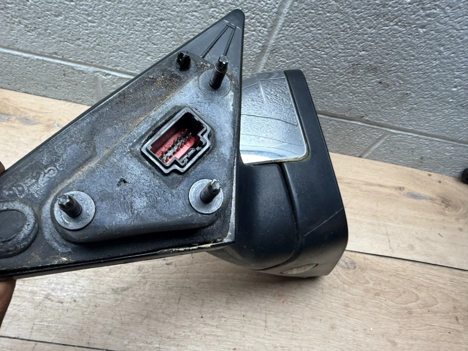 FORD FIVE HUNDRED 05-07 OEM FRONT RIGHT SIDE EXTERIOR VIEW MIRROR CHROME - Image 4 of 4