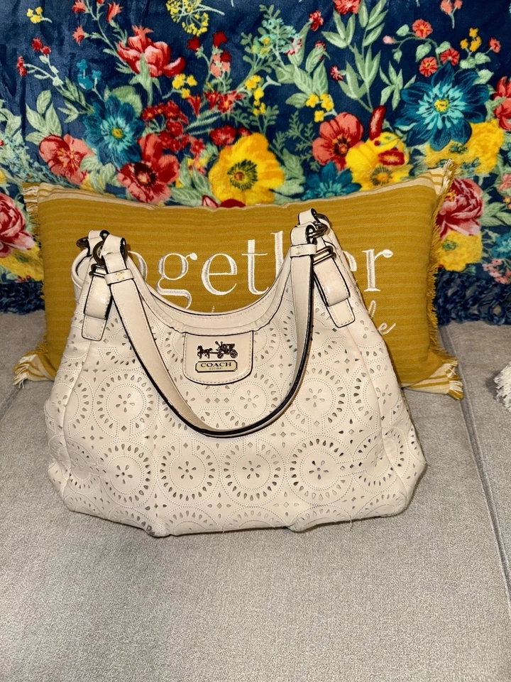 Coach Madison Maggie Hobo Laser Cut Ivory White Leather Shoulder Bag - Image 2 of 4