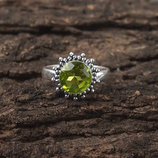 925 Silver Genuine Peridot August Birth Wedding Band Minimal Mother Ring Jewelry