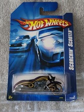 Hot Wheels 2006 Mainline Scorchin Scooter Purple Yellow Flames Card 183/223 NIP