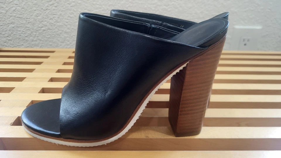 Chinelo Tibi New York couro preto biqueira aberta mulas tamanho 39 (EUA 8.5) salto bloco - Imagem 3 de 4