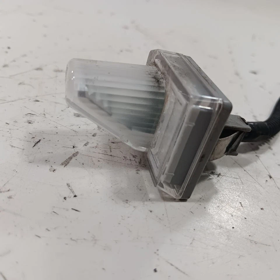 Nissan LEAF Charging Port Door Light Lamp 2013 2014 2015 2016 2017 - Image 3 of 4