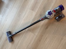 Dyson Dyson V8 400473-01 Stick Vacuum Cleaner