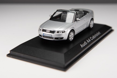 Modelo fundido a presión NOREV Audi A4 Cabriolet plata 1:43 en embalaje original colección Audi - Imagen 4 de 11