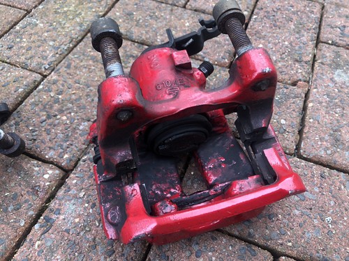 Pair of Skoda VRS Rear Brake Calipers With Carrier Brackets - 第 7/7 張圖片