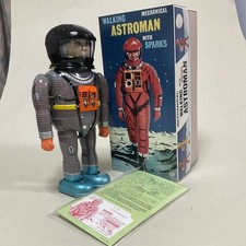TIN AGE Walking Astroman Gray Wind-Up Tin Astronaut Ltd 50 Box ID Card