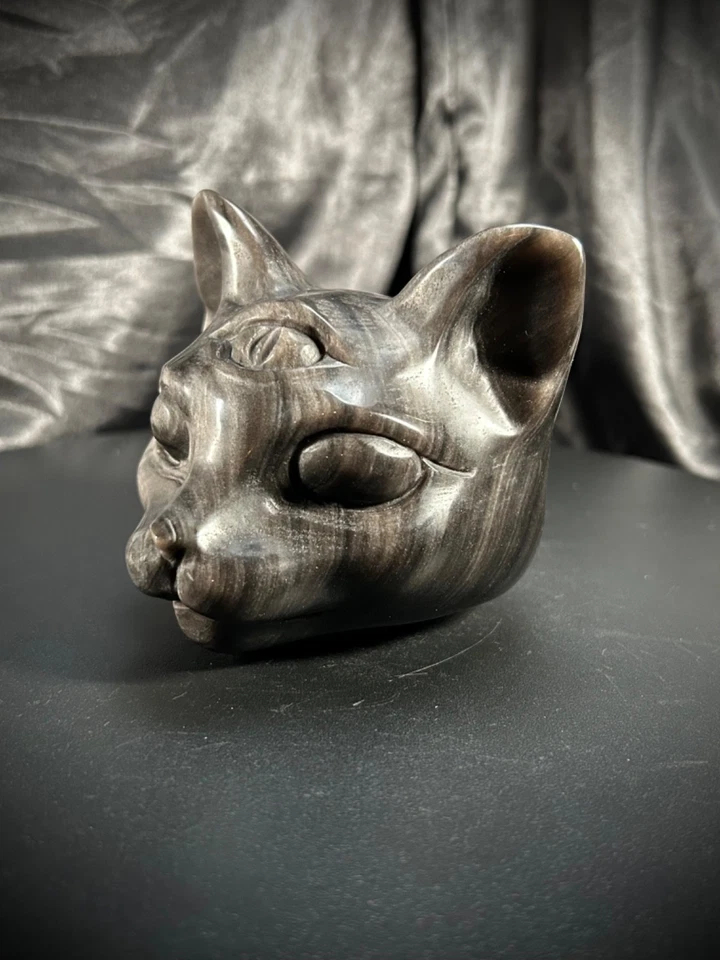 3.61" Mesmerizing Silver Obsidian Third Eye Cat Carving 1lb 7.3oz - Image 2 of 4
