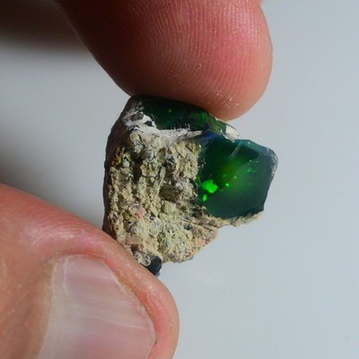 Glatter schwarzer Opal grob 12,95 cts, äthiopischer Welo Opal Roh Edelstein...