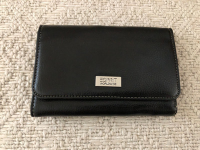 Vintage Esprit Worldwide Black leather wallet with a snap closure
