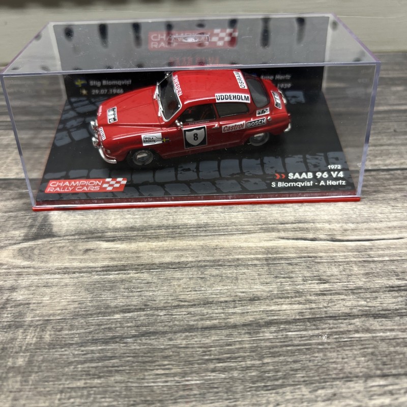 Saab 96 V4 1972 S. Blomqvist - A. Hertz Champion Rally Car - 1:43- W/display cs