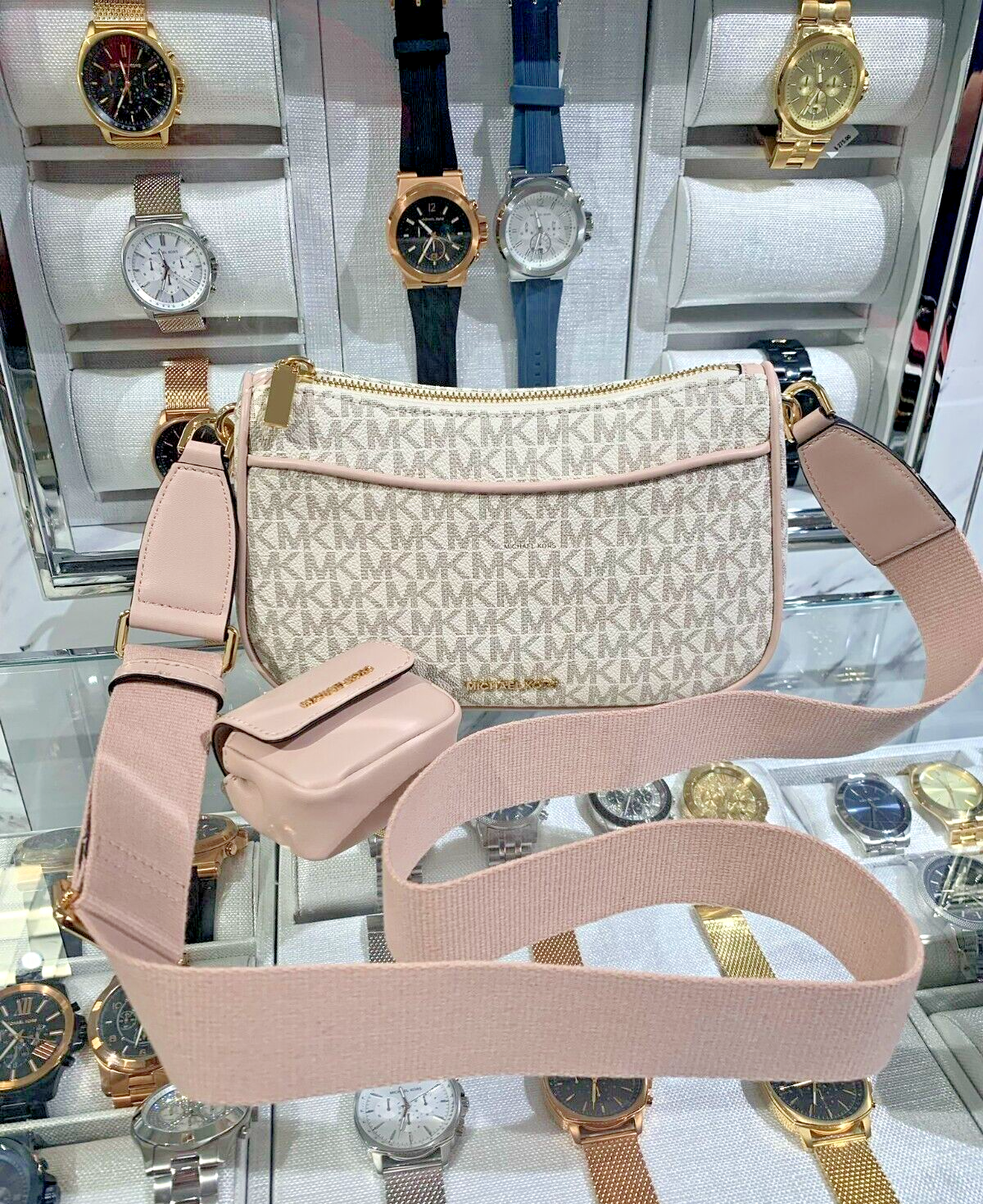 Michael Kors Jet Set MD Logo Crossbody Bag w/ Apple AirPods Pro Case (Soft Pink)-image