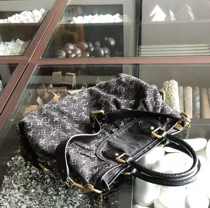 Louis Vuitton Countries Crossbody Bags for Women