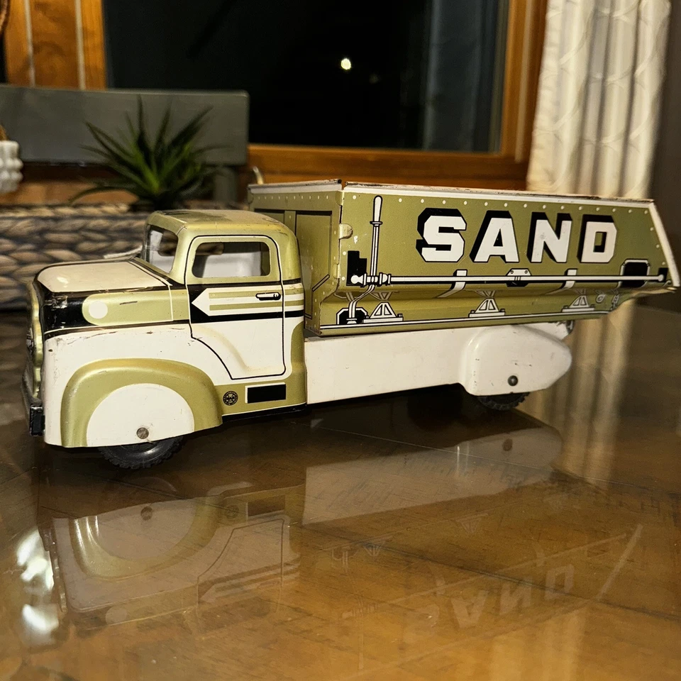 Very Nice MARX Sand and Gravel Dump Delivery Truck - Tin Litho - USA 1960s — 第 3/4 张图片
