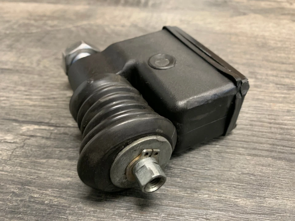 Cilindro maestro de freno trasero Harley Davidson Dyna Low Rider Wide Glide OEM Foto 3 de 4