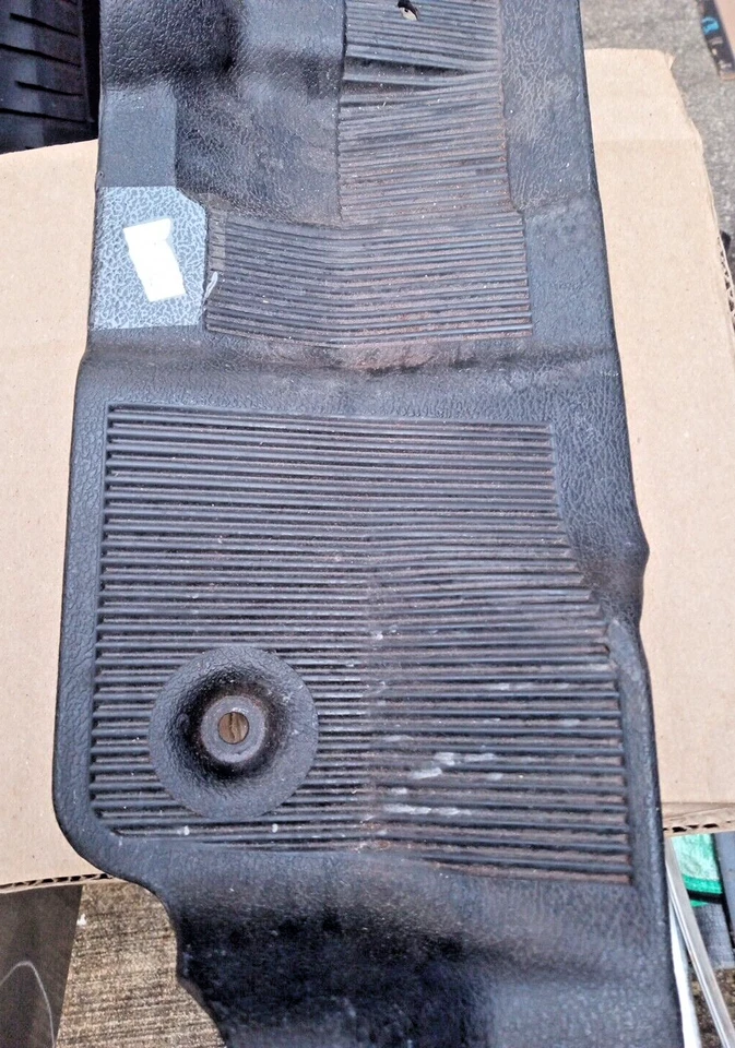 69-72 GM A Body Olds Cutlass 442 Toe Kick Panel 3947979 LOC-102#2 Foto 3 de 4