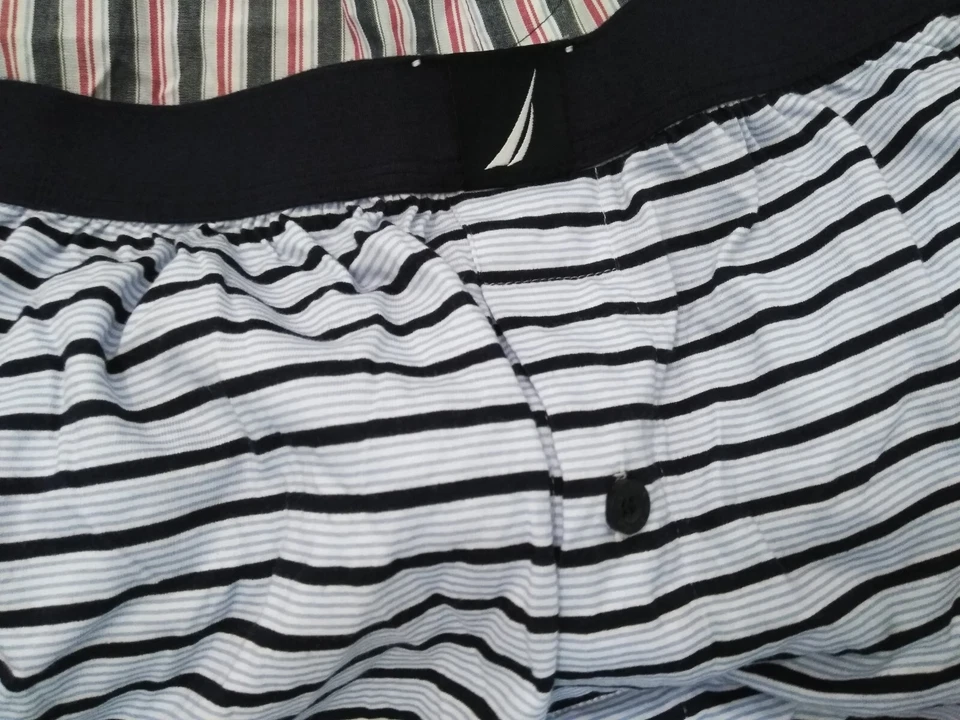 De colección. Boxer Shorts Nautica AZUL MARINO Y GRIS ROJO RAYAS TALLA XL (2) 100% - ALGODÓN Foto 2 de 4