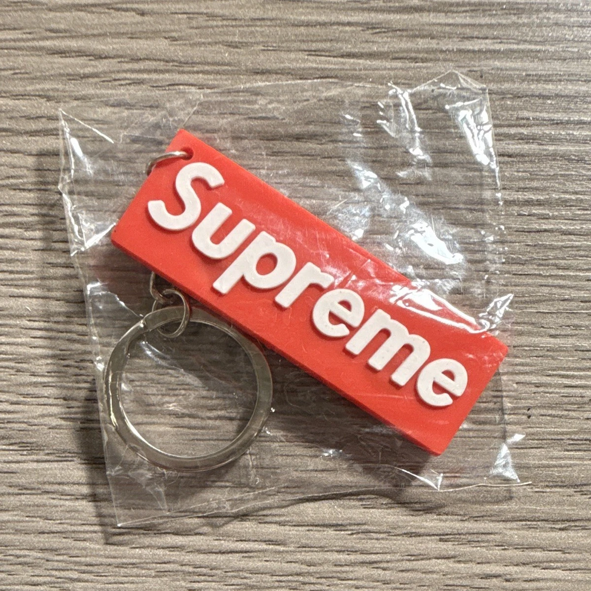 小物 Supreme key chain W OVY Supreme Key Chains for Men for sale - eBay
