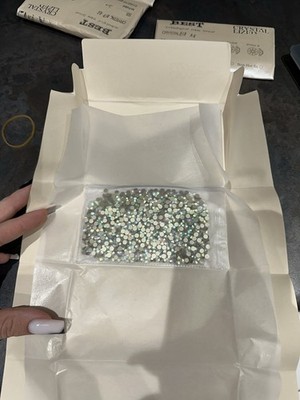 Professionelle weiße/mehrfarbige Kristalle für Gesellschaftstanz 1440 Stück 1,6 mm
