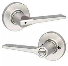 Kwikset Hollis  Bed and Bath Privacy Lockset Door Lever - Satin Nickel