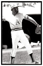 Angel Mangual (1975) Oakland Athletics Vintage Baseball Postcard RD14