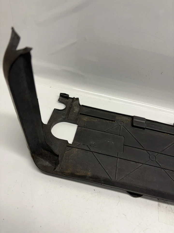 Deflector de aire de soporte de radiador inferior genuino OEM para BMW 540i 840i 19-22 Foto 4 de 4