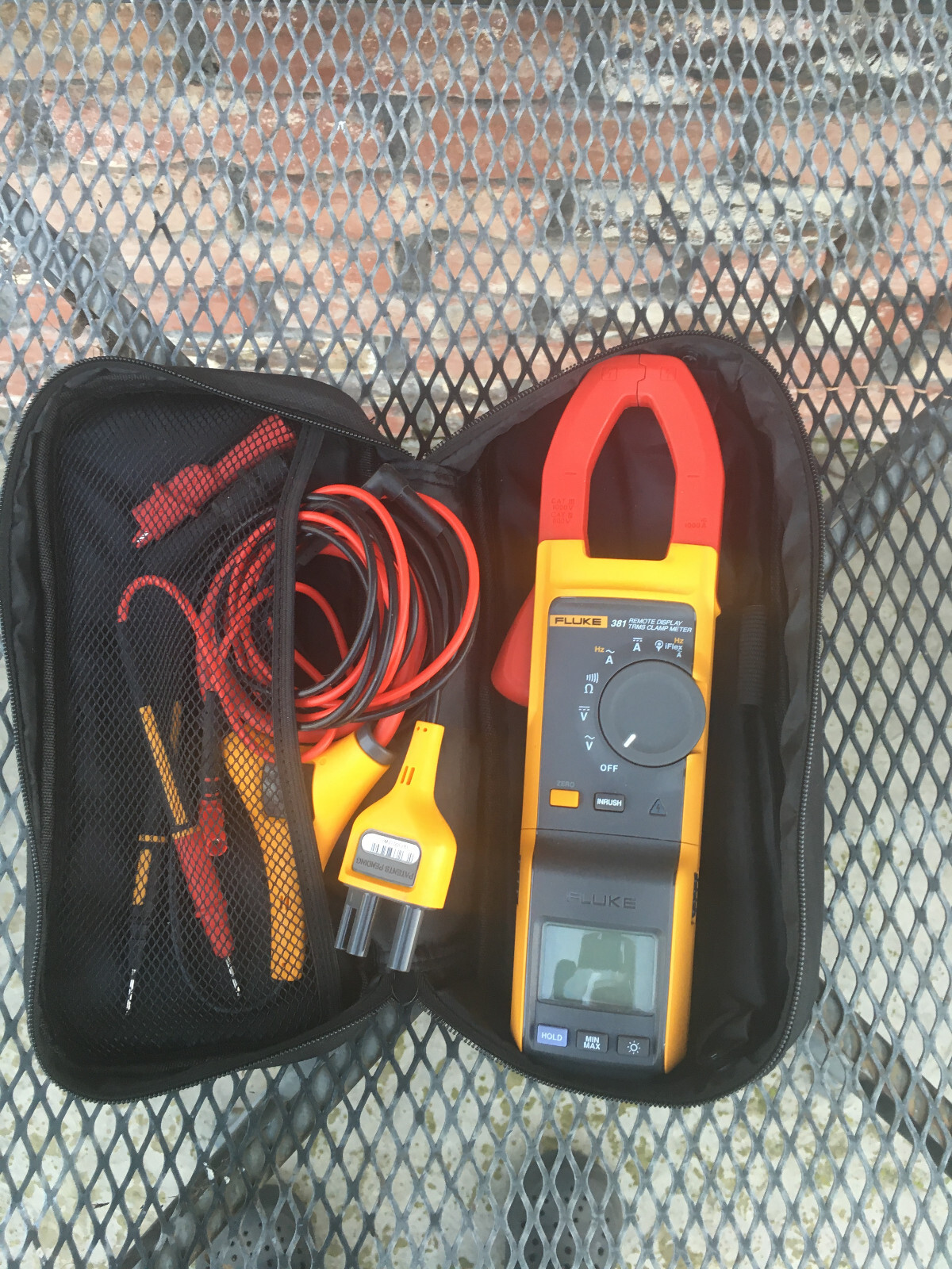 Fluke 381 Remote Display True RMS AC/DC Clamp Meter with iFlex ...