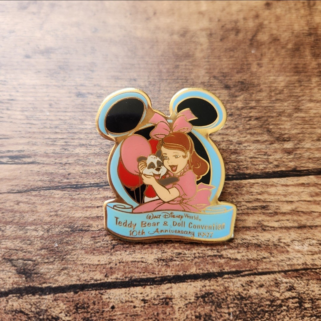 Vintage Disney Teddy Bear & Doll Convention 10th Anniversary Trading Pin WDW