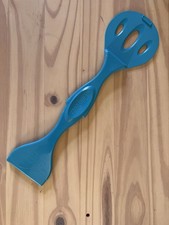 EASY BAKE OVEN Replacement Ultimate Light Blue Pan Pusher Spatula Tool Holder