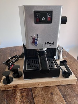 Gaggia Selecta Deluxe Kaffeevollautomat mit Milchaufschäumer und Zubehör