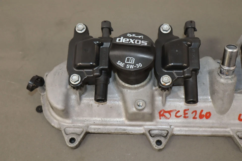 16-23 Chevrolet Camaro 6.2L Supercharged Pair of LH&RH Valve Covers - Image 3 of 4