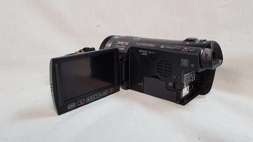Panasonic hdc-sd700 FULL HD Video Camera Camcorder - W Charger & 2 batteries - Image 2 of 4