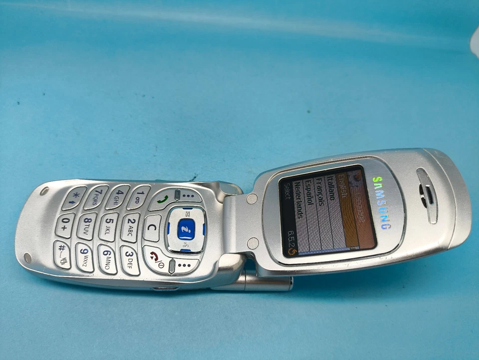 Samsung SGH E600 Silver (Unlocked) Mobile Phone - Image 3 of 4