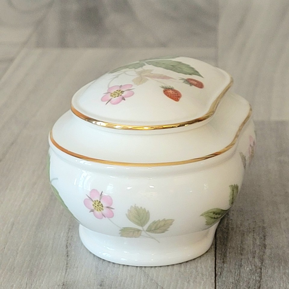 Wedgwood Wild Strawberry Bone China Pearl Oval Trinket Box 3.25" eBay