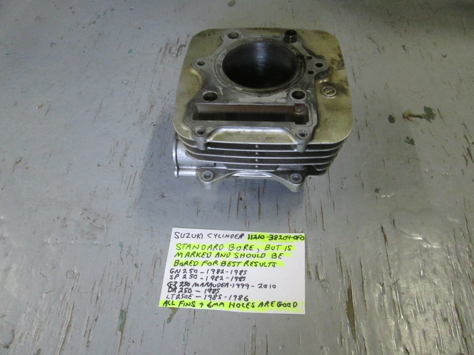 SUZUKI 1999 - 2010 GZ250 MERODEADOR, GN250 / SP250 / CILINDRO 11210-38204-0F0 Foto 2 de 4