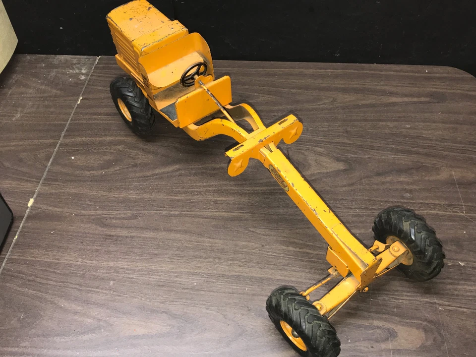 Pressed Steel Doepke Model Toys Adams Diesel Motor Road Grader - Image 3 of 4