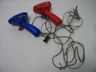 SCALEXTRIC 2 HAND THROTTLE CONTROLLERS CLIP ON CONECTION RED BLUE 