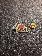 Pin's Avon France produit hygiène soin beauté parfum - Pin Pins Badge Jan23